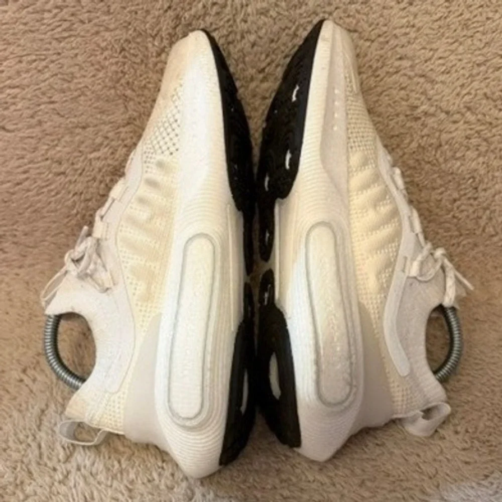 Under Armour HOVR Phantom 4 Womens Running Shoes White 3027594-100 Size‎ 7.5